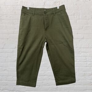 St. John's Bay Women’s Olive Green Cropped Pants Casual Capri Stretch Comfort 10